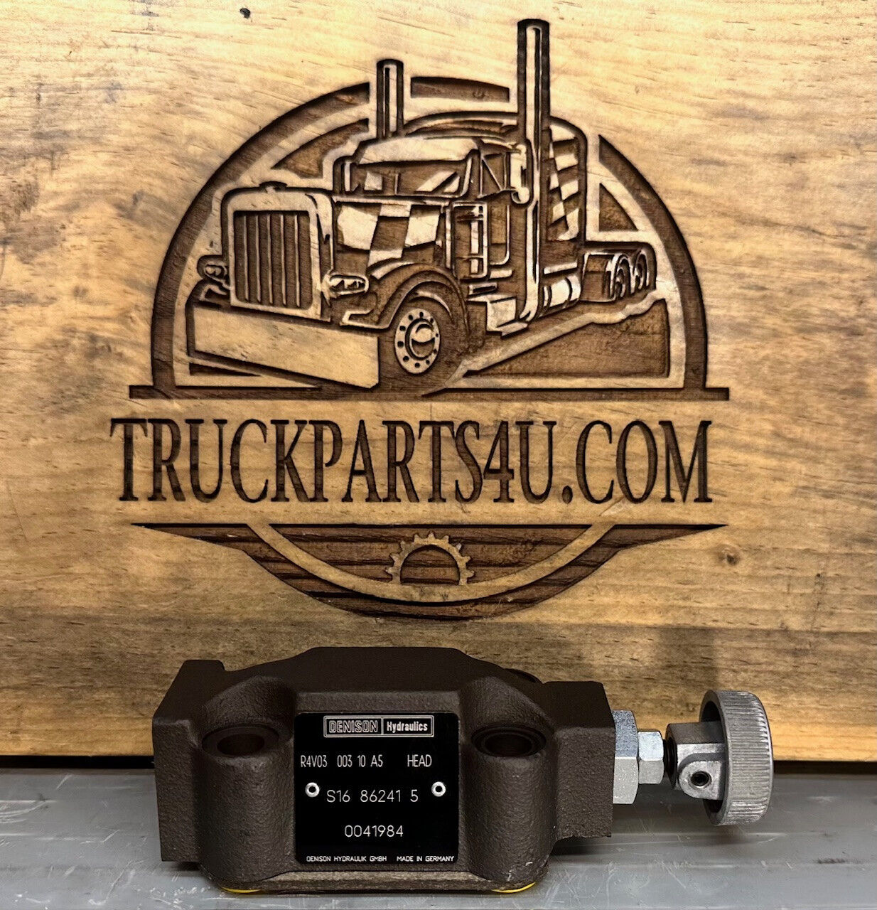 S16-86241-5 Parker Hydraulic Valve Head Front View – R4V03-003-10-A5 New